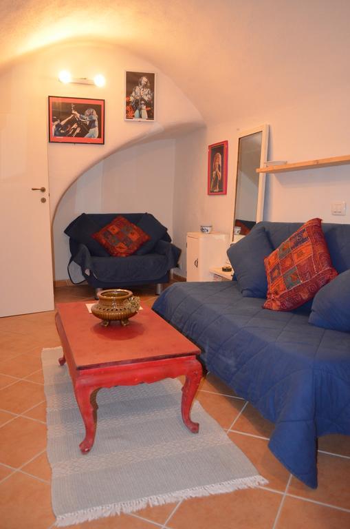 Casa Med Holiday Home Isolabona Eksteriør billede